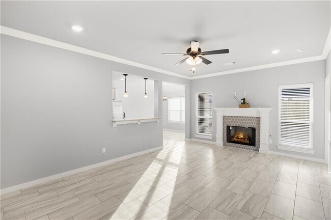 Building Photo - 410 Peach Ave