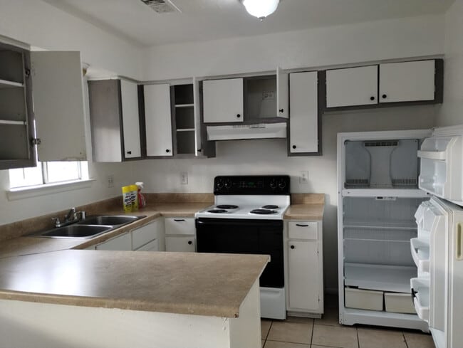 Building Photo - 12612 Copper Ave NE