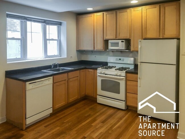 Photo - 3926 N Pine Grove Ave Apartment