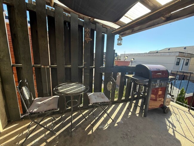 Building Photo - 350 Winona Dr