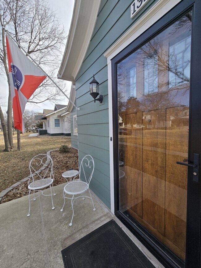 Foto del edificio - 1321 W Univ Ave