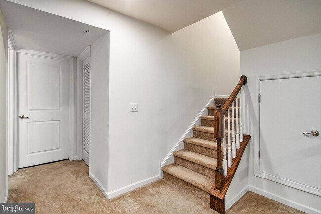 Building Photo - 47 Hawkswell Cir