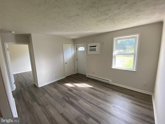 Building Photo - 114 Loch Ln Dr