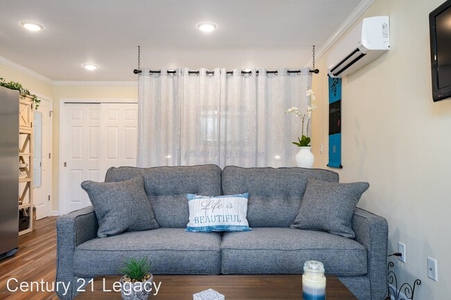 Building Photo - 1 br, 1 bath House - 244B River Edge Dr