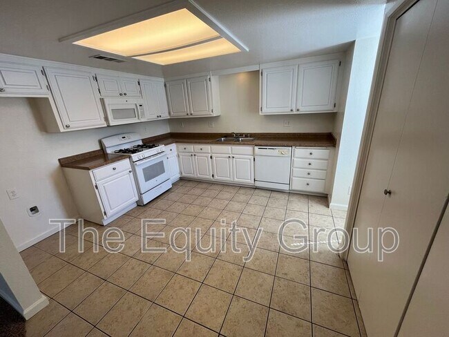 Foto del edificio - 4018 W Meadow Ave
