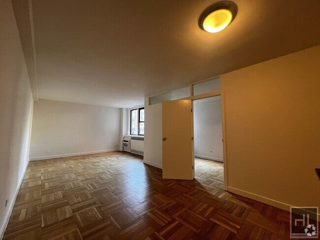 Building Photo - E 79th St – Yorkville-Studio