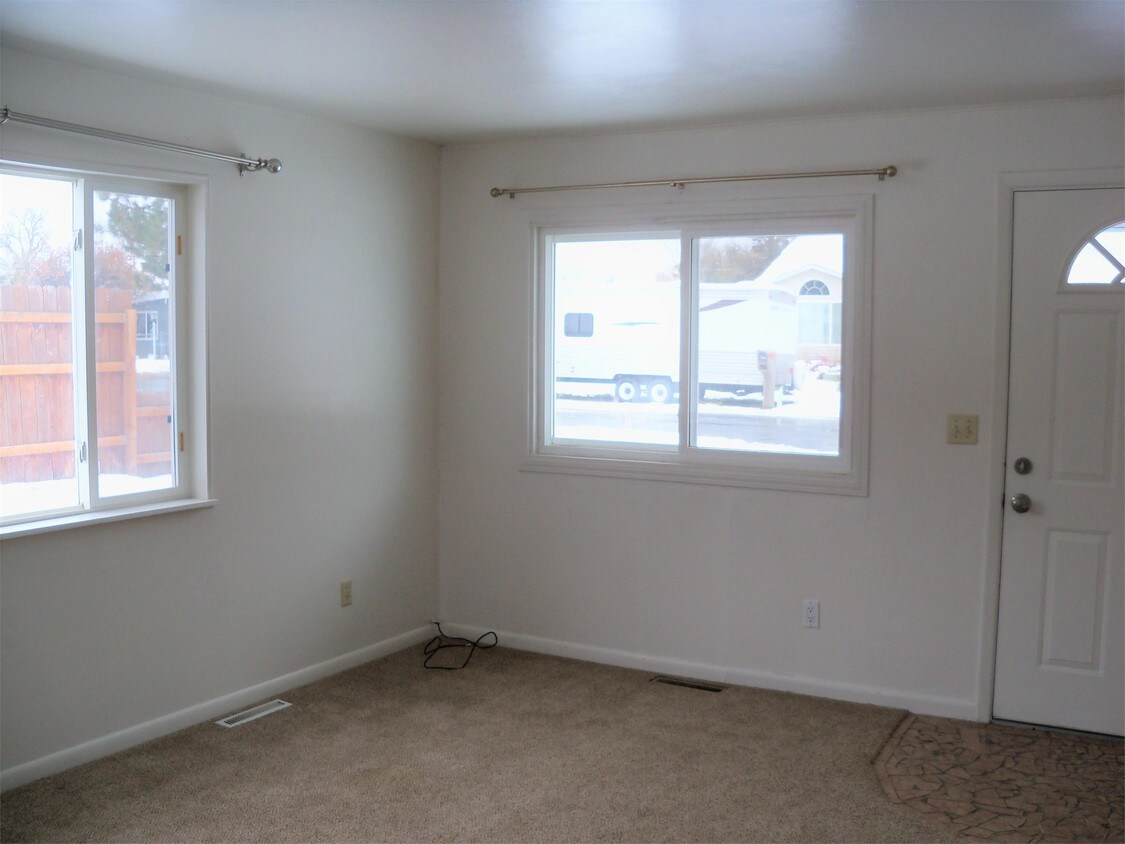 Foto principal - 711 Starlight Dr