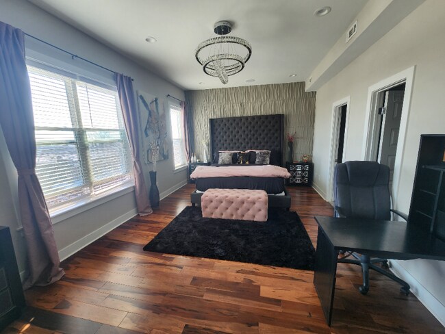 Foto del edificio - 1600 Trinidad Ave NE