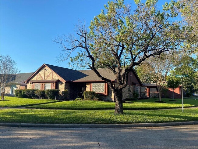 Building Photo - 8802 Sandstone Rd