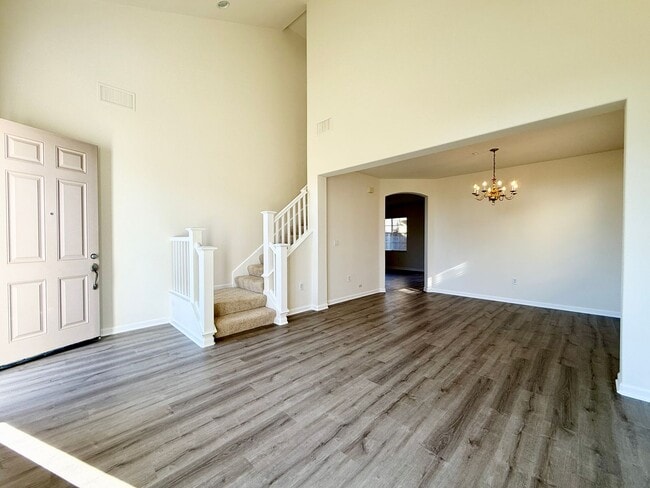 Building Photo - Renovated Coastal Home with NEW Kitchen and a Spacious Layout