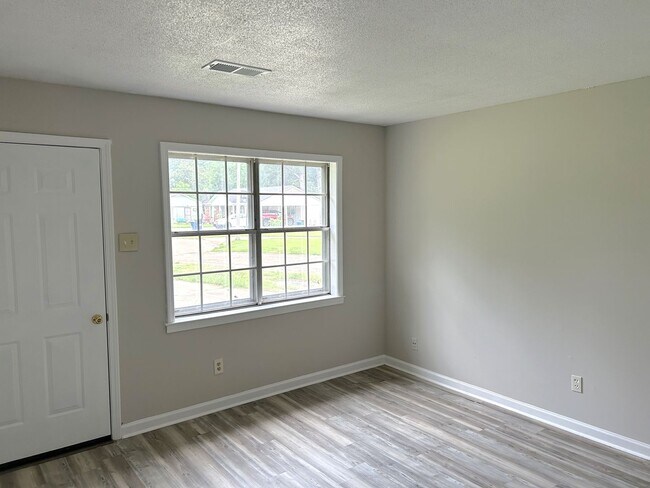 Building Photo - 6820 Embassy Circle Horn Lake, MS