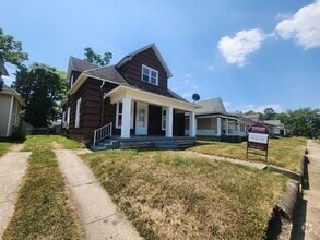 Building Photo - 2639 Fenwood Ave