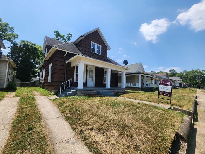 Foto principal - 5 Bedrooms 1.5 Bath on the Northeast side ...