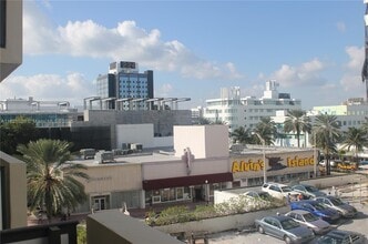 Building Photo - 1621 Collins Ave