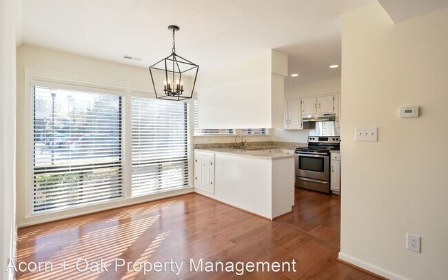 Building Photo - 3 br, 2 bath House - 303 Oak Tree Dr