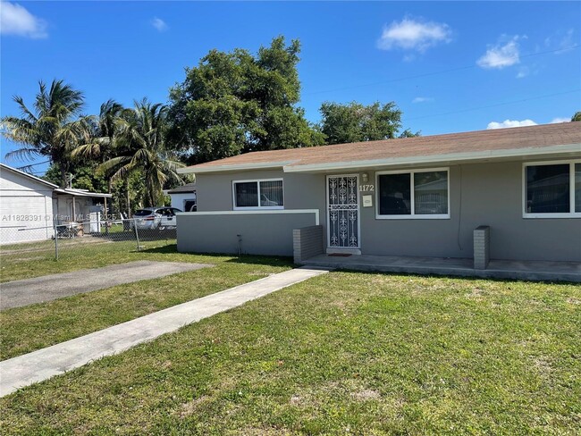 Foto del edificio - 1172 NW 100th Terrace