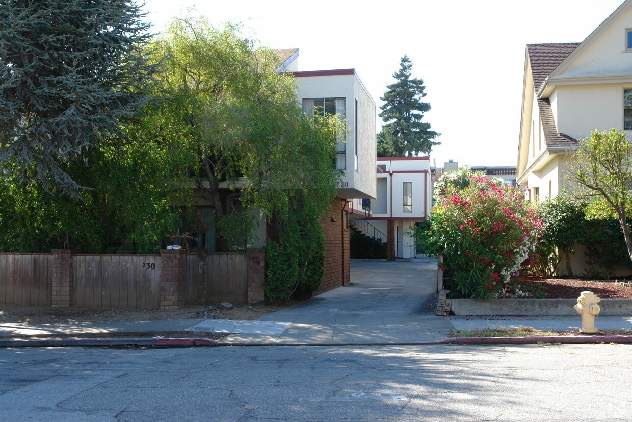 Building Photo - 230 Grand