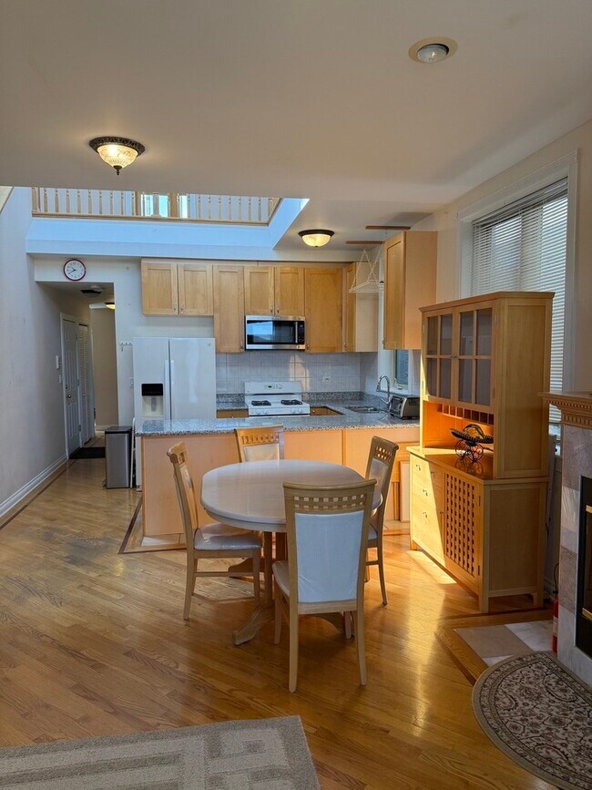 Foto del edificio - 2645 W Haddon Ave