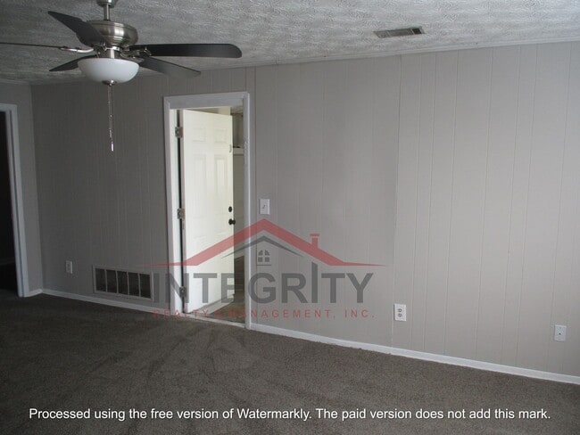 Foto del edificio - 3 Bed/ 2 Bath in Orange Park, FL
