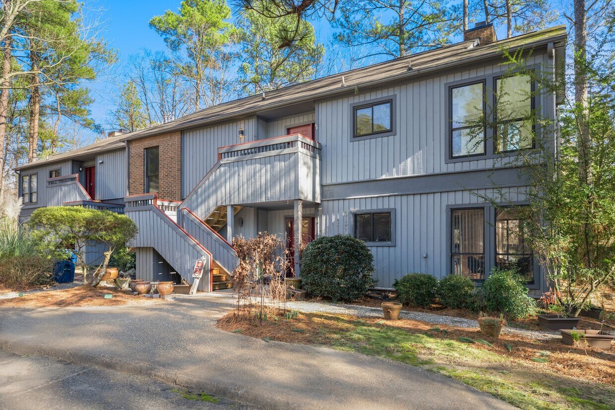 2 bed 2 bath Recently Renovated Condo Loca... Condo for Rent in