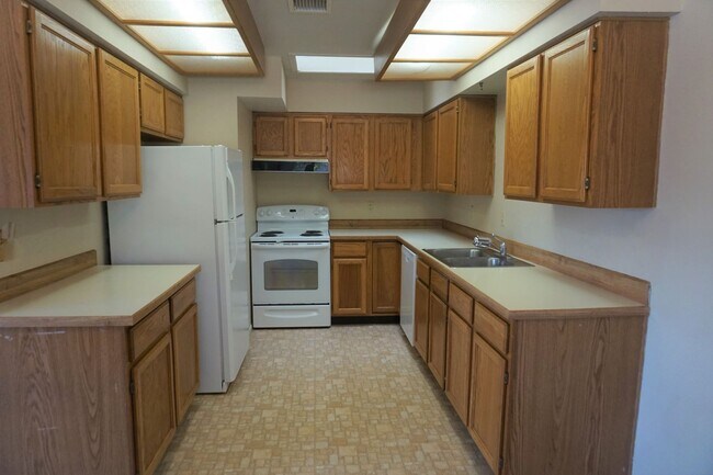 Foto del edificio - Corner Unit with large patio