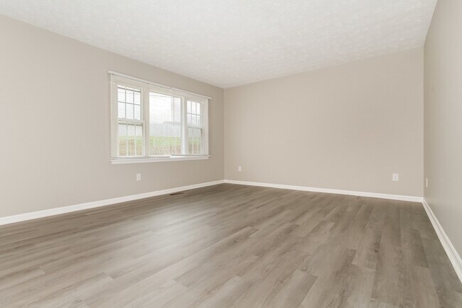 Foto del edificio - 4980 Riverwatch Dr
