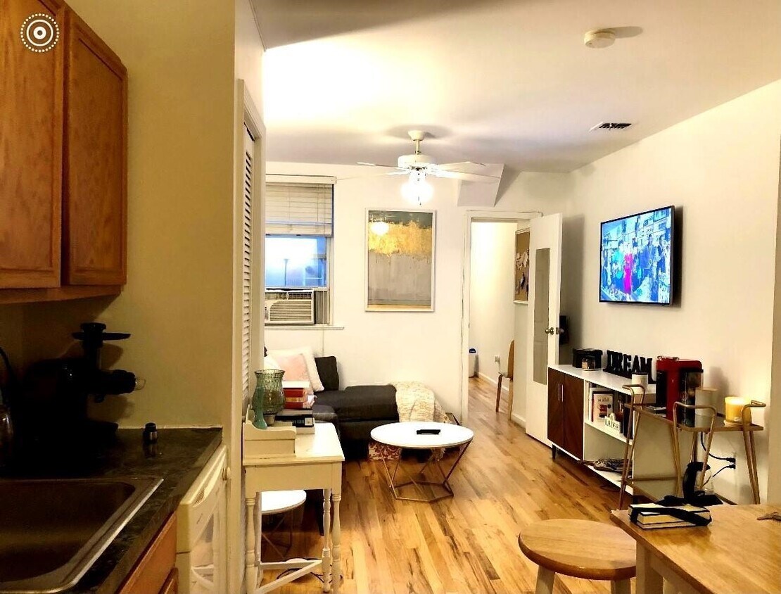 Foto principal - 521 Willow Ave