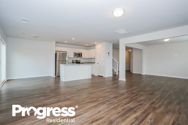 Building Photo - 520 Pollyanna Dr