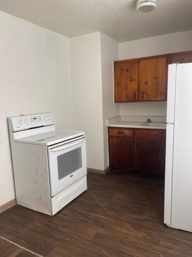 Building Photo - Section 8 Accepted on the 3 bedroom, 1 bath home.