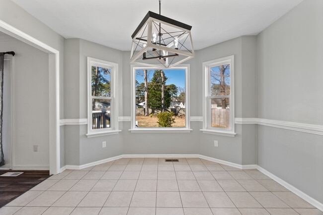 Building Photo - 639 Alberthas Dr