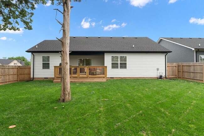 Foto del edificio - 668 Pleasant Meadow Ln
