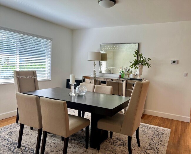 Foto del edificio - 5800 SW 100th St