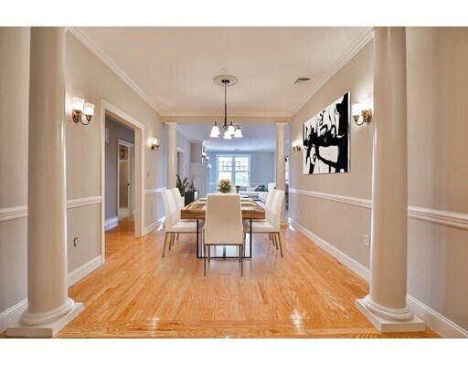 Building Photo - 10 Winchester Pl