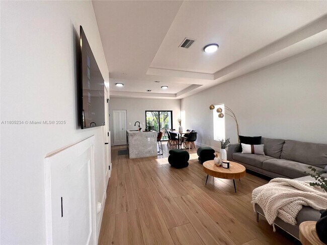 Building Photo - 8753 SW 34th St