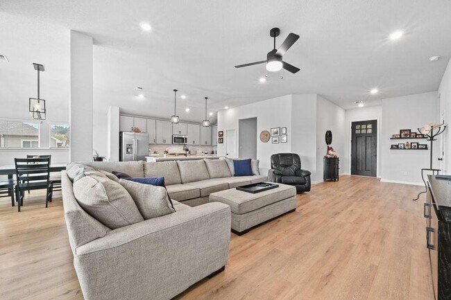 Foto del edificio - 216 Helena Ln