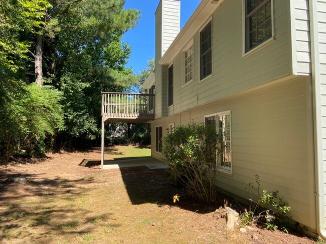 Parte trasera de la casa - 535 Elizabeth Heights NE