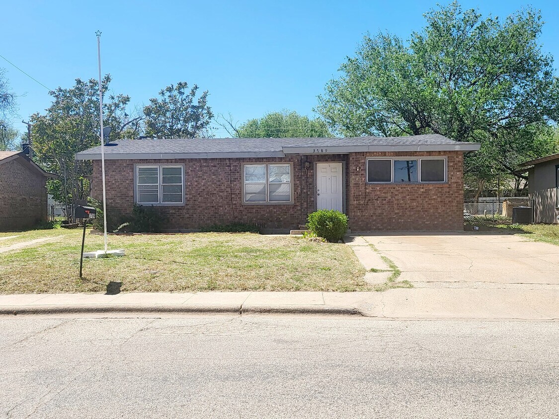 Primary Photo - 3789 Sunset Ave