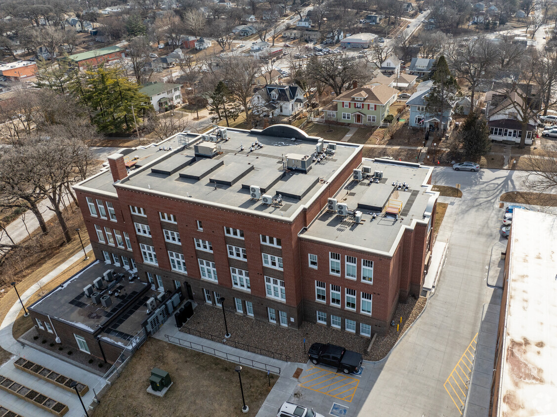 Building Photo - Lofts On Main