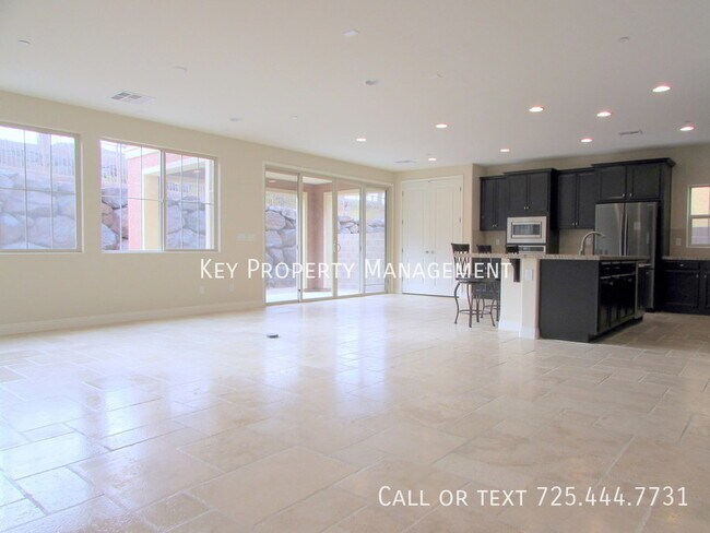 Building Photo - 5 BEDROOM HOME W/ ATTACHED CASITA AND 3 CA...