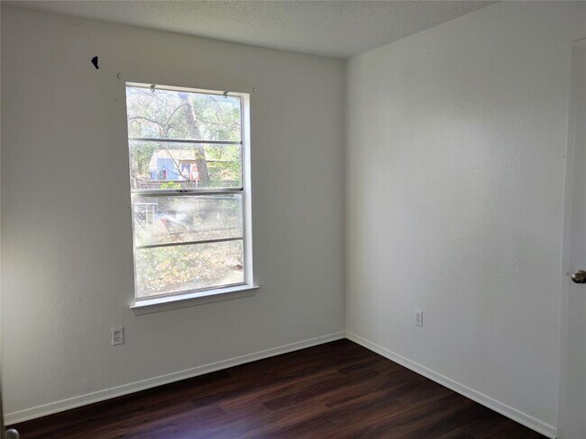 Foto del edificio - 4222 Bernice St