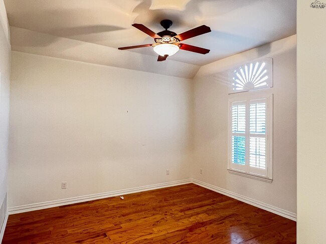 Foto del edificio - 1703 Rockridge Dr