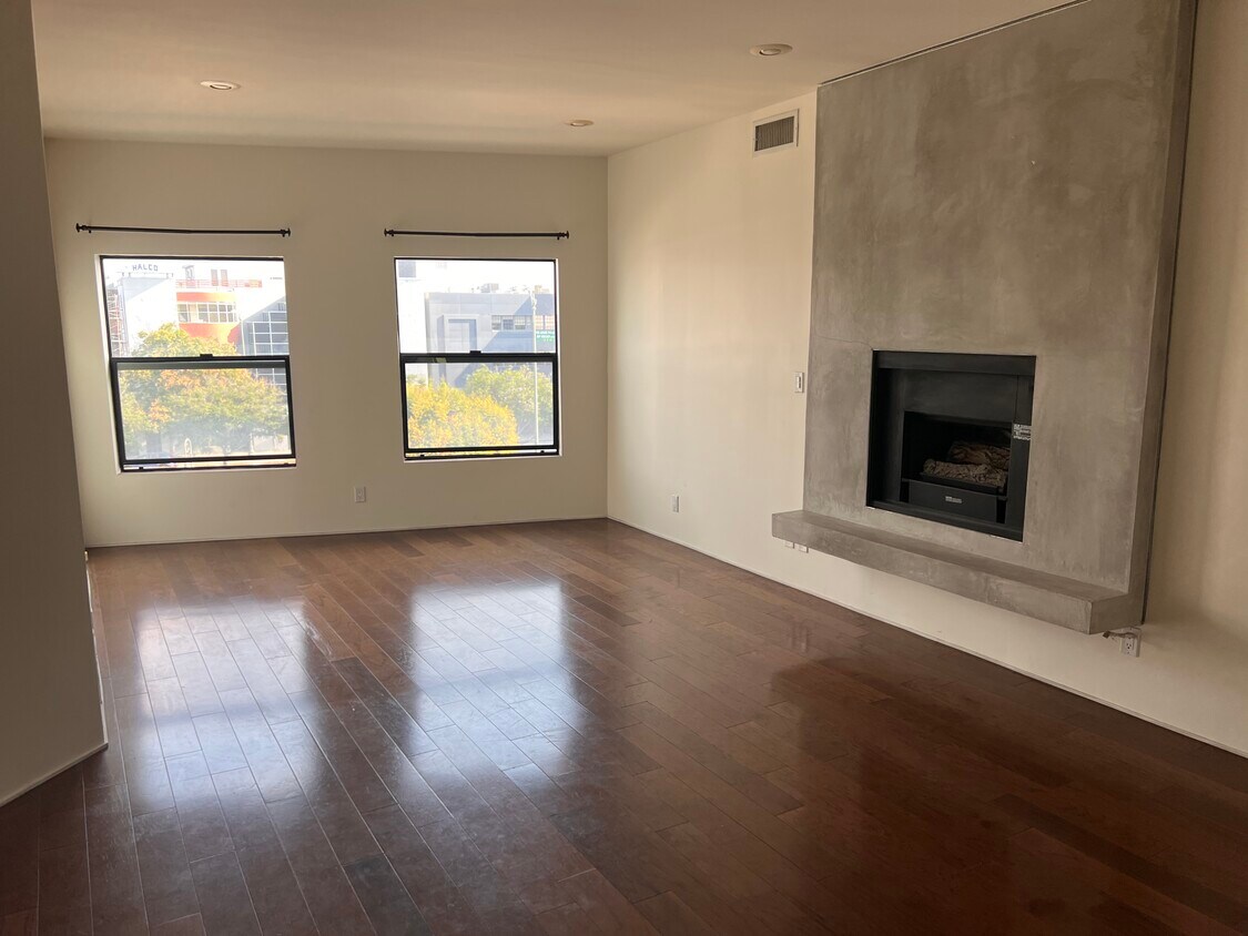 Living room - 1655 Camden Ave