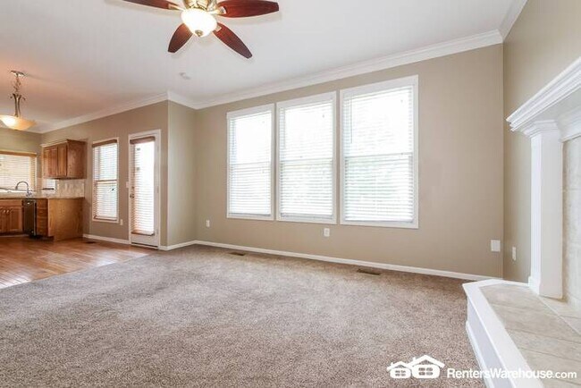 Building Photo - 4 Bed 2.5 Bath For Rent In Olathe! Availab...