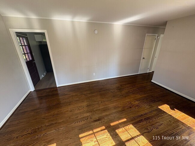Foto del edificio - 115 Trout St NW