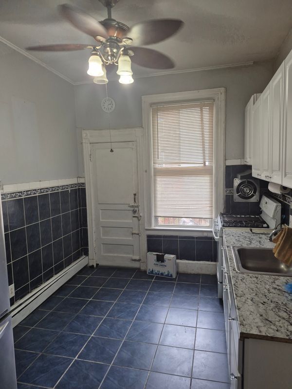 Foto del edificio - 330 New York Ave