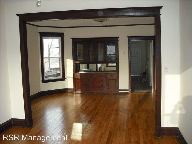 Building Photo - 3927 N Elston Ave