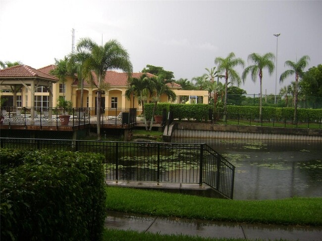 Foto del edificio - 9640 NW 2nd St