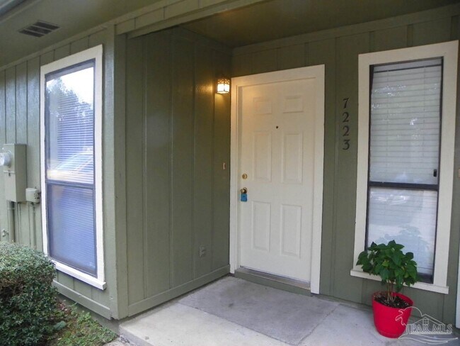 Building Photo - 7223 Lago Vista Ct