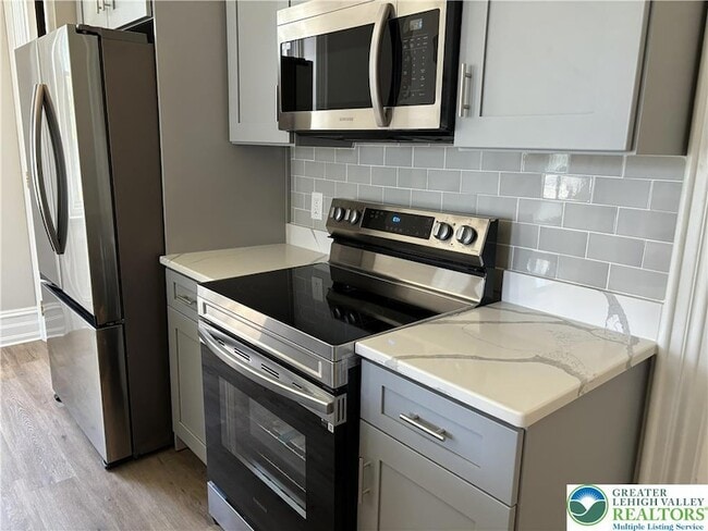 Building Photo - 146 S Church St