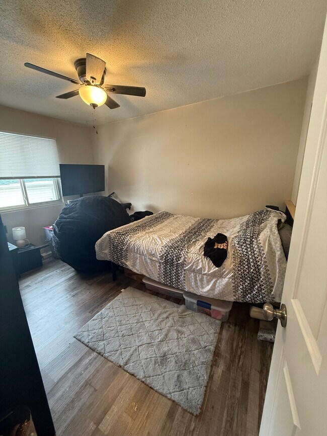 Foto del edificio - 814 11th Ave SE